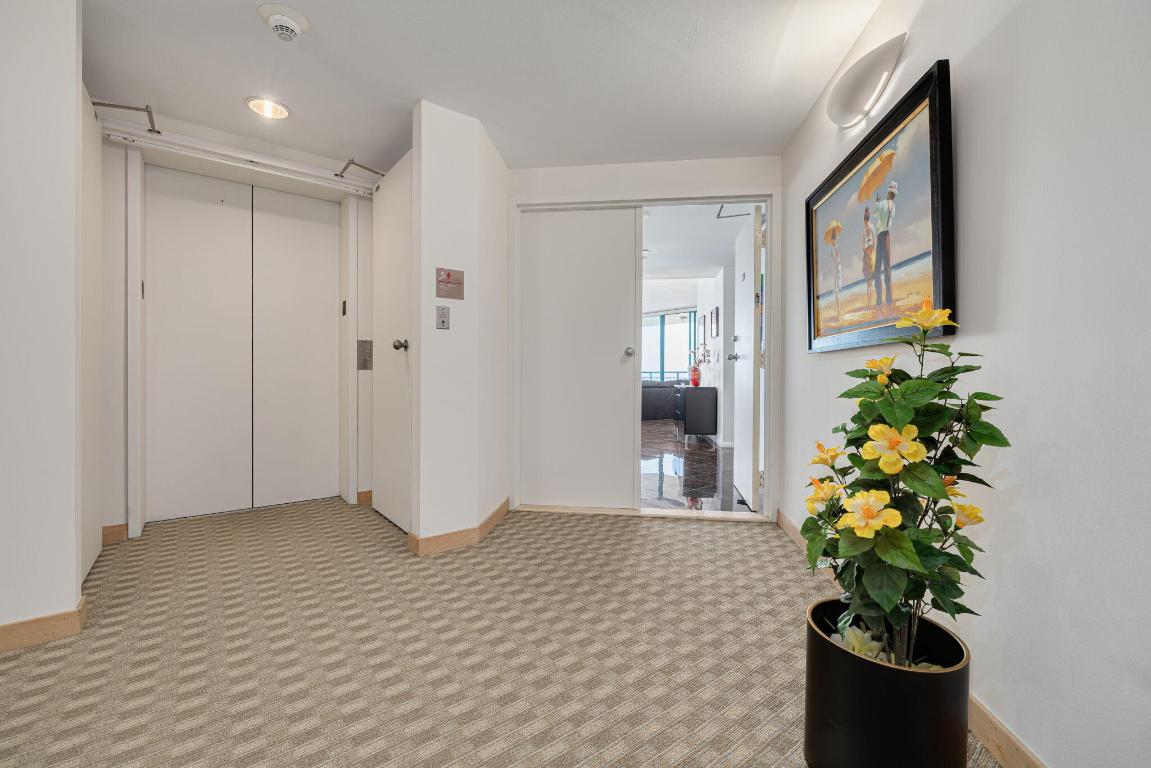 ULTIMAR TWO CONDO - Residential