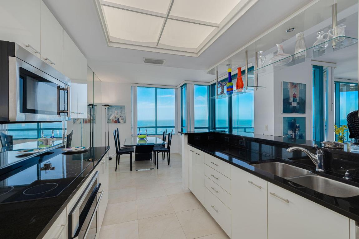 ULTIMAR TWO CONDO - Residential