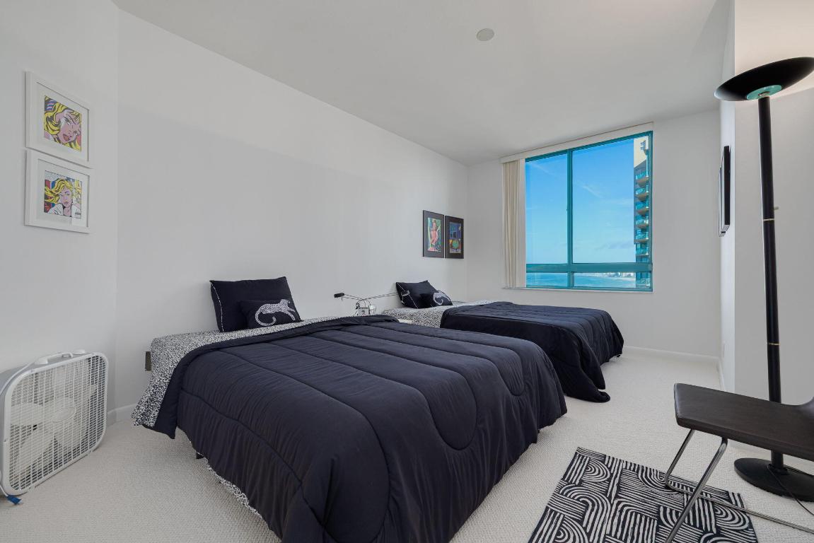 ULTIMAR TWO CONDO - Residential