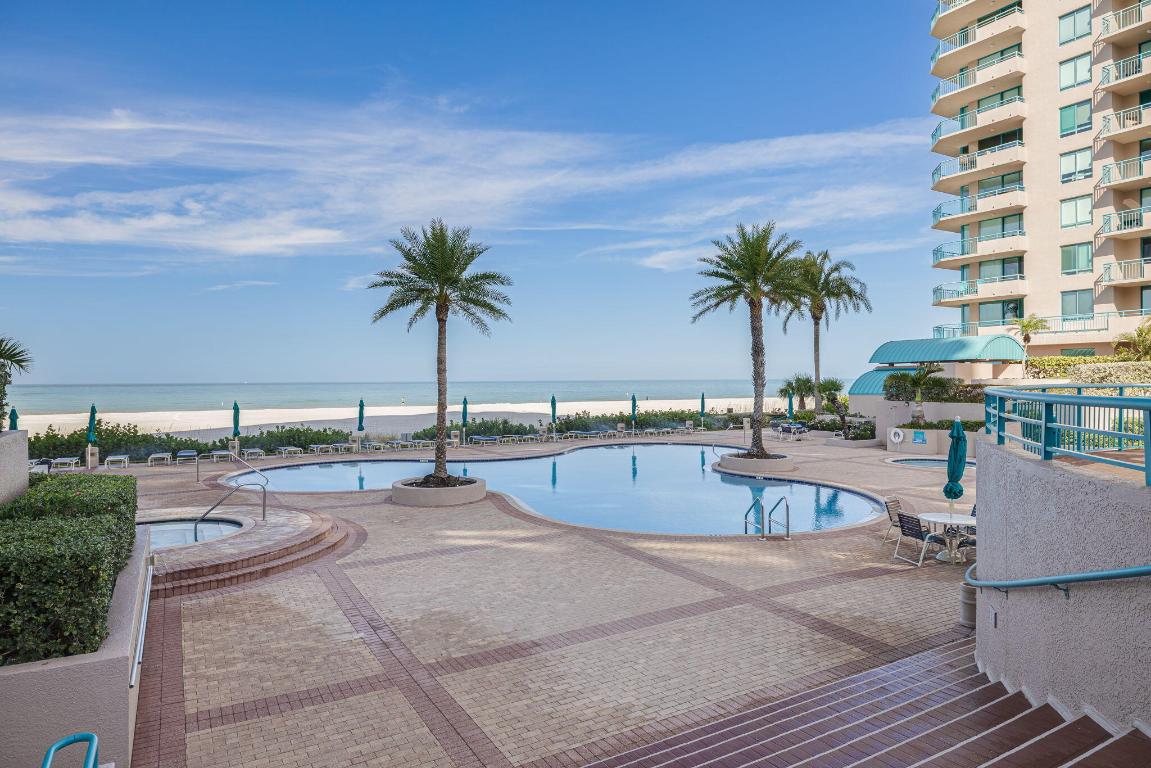 ULTIMAR TWO CONDO - Residential