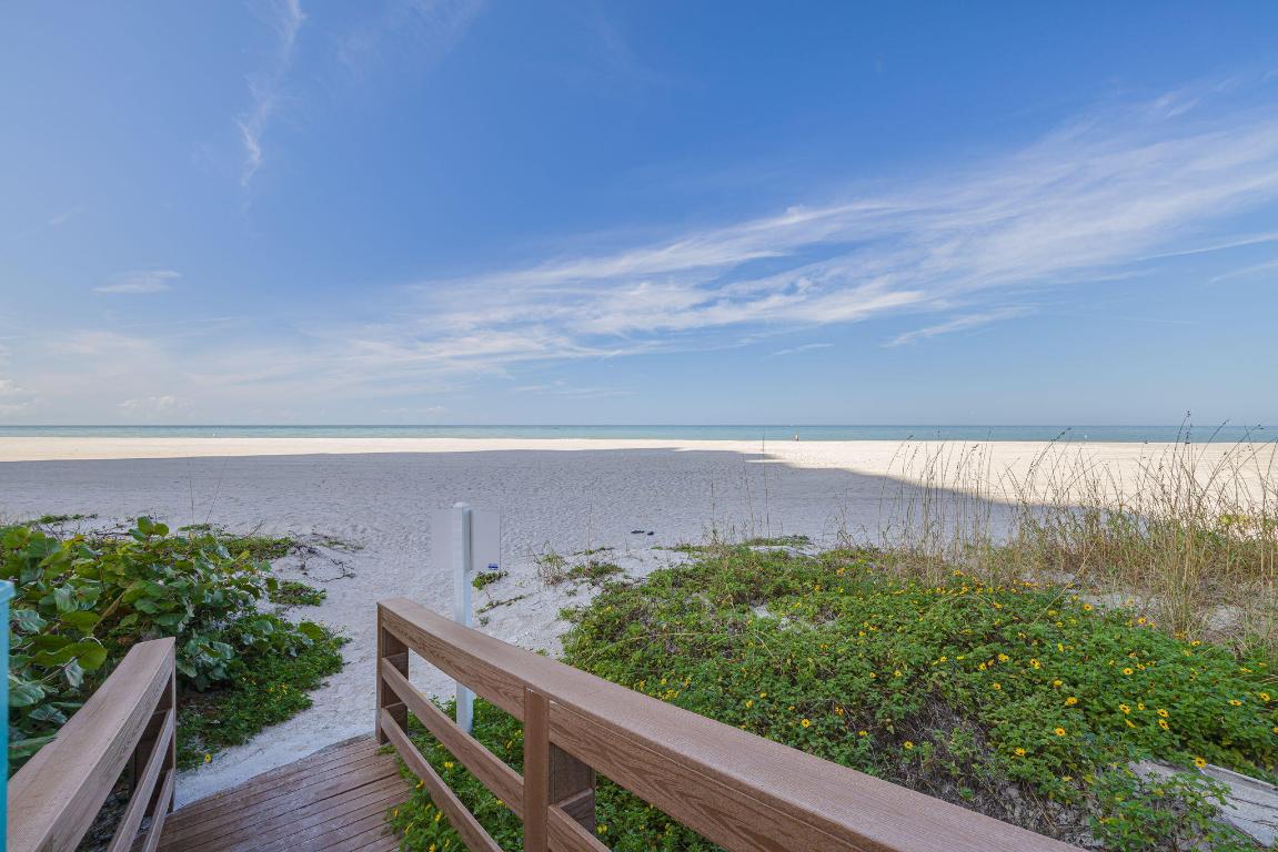 ULTIMAR TWO CONDO - Residential