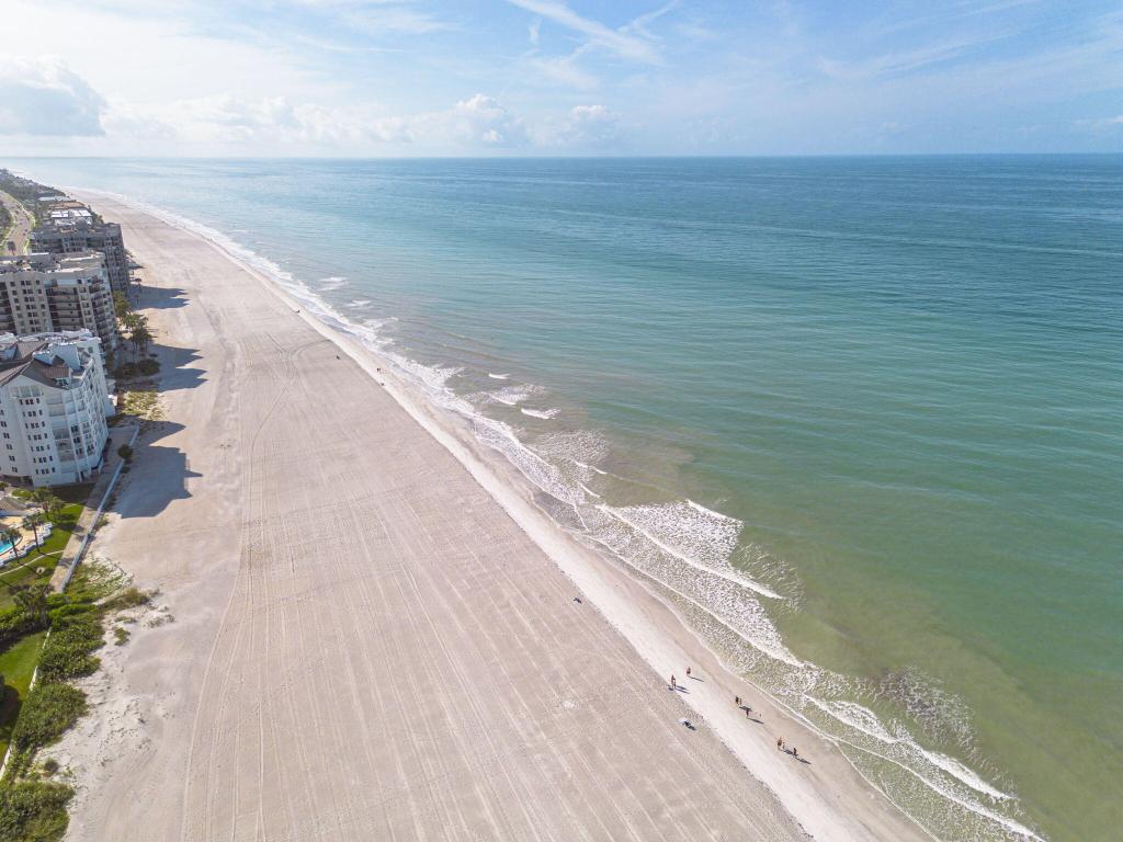 ULTIMAR TWO CONDO - Residential