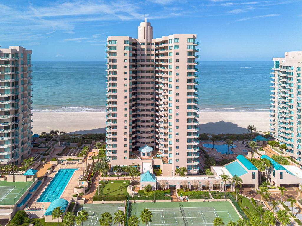 ULTIMAR TWO CONDO - Residential