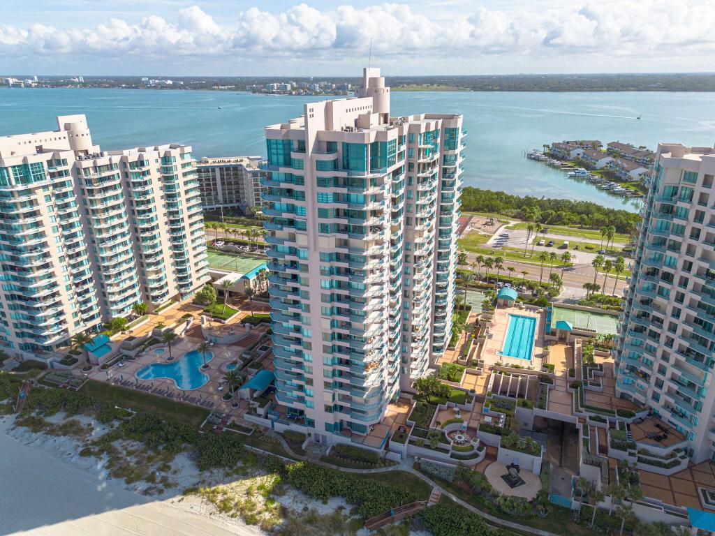 ULTIMAR TWO CONDO - Residential