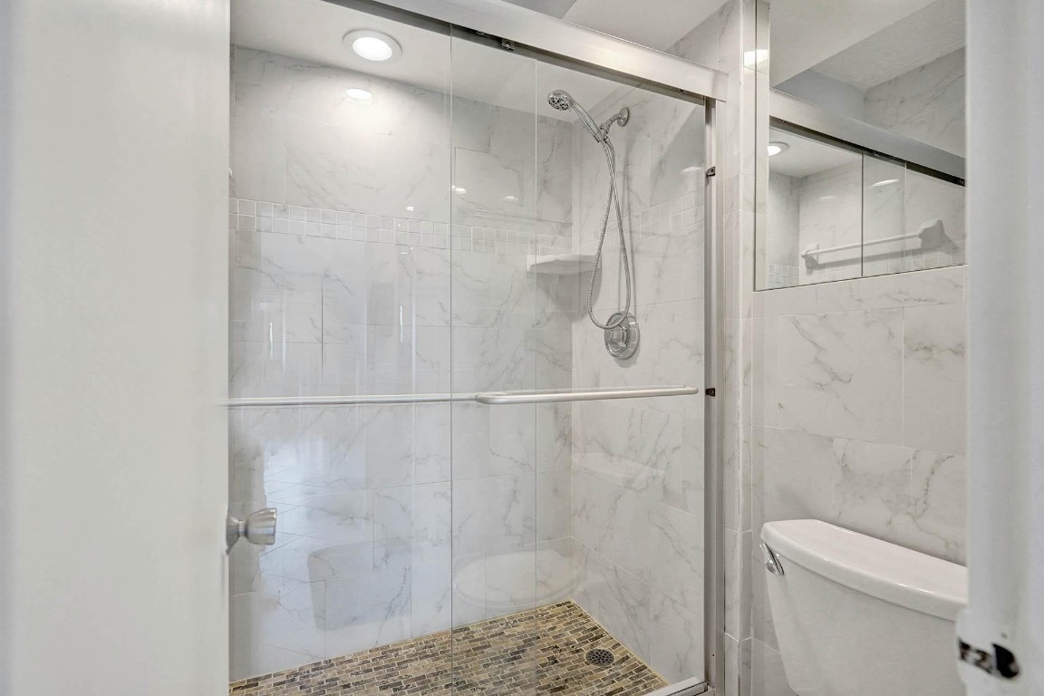 STARLIGHT TOWERS CONDO - Residential Lease