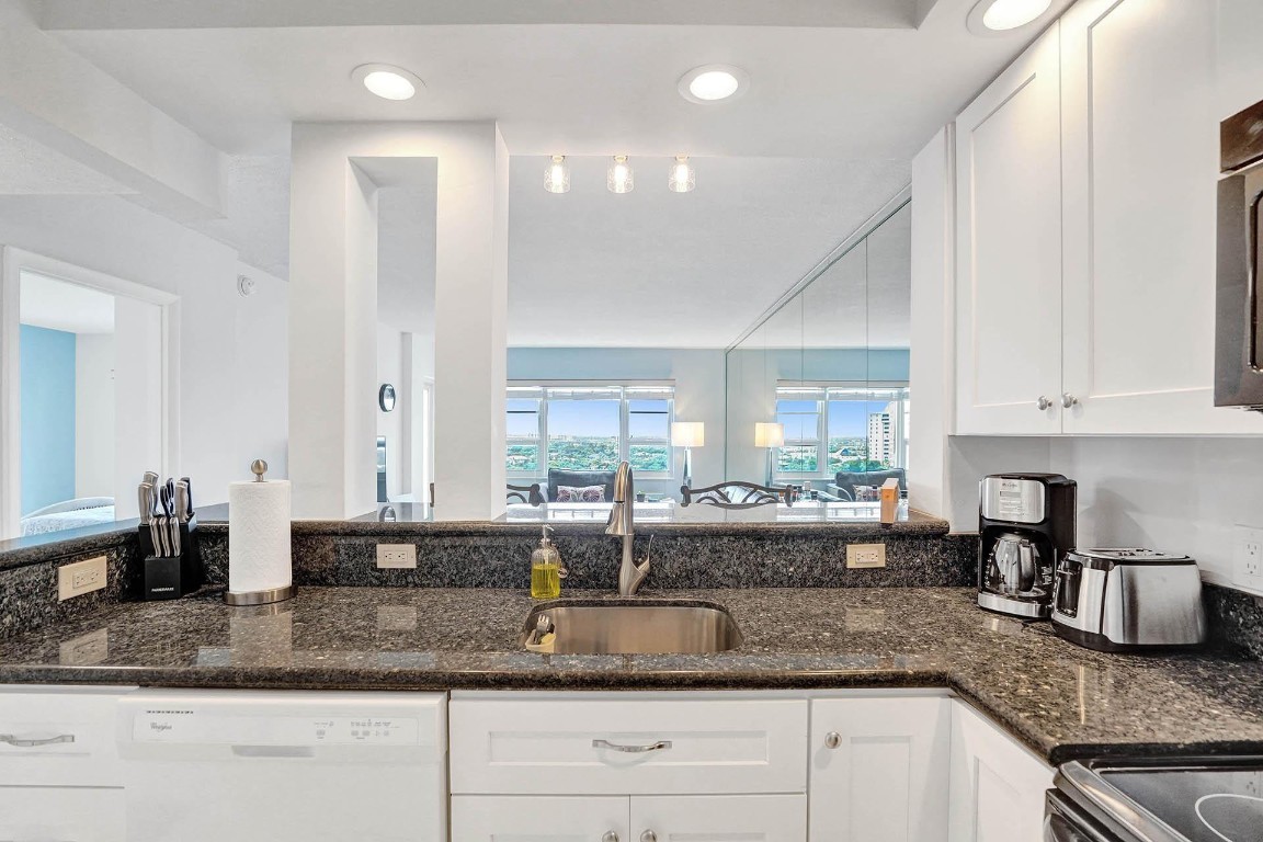 STARLIGHT TOWERS CONDO - Residential Lease