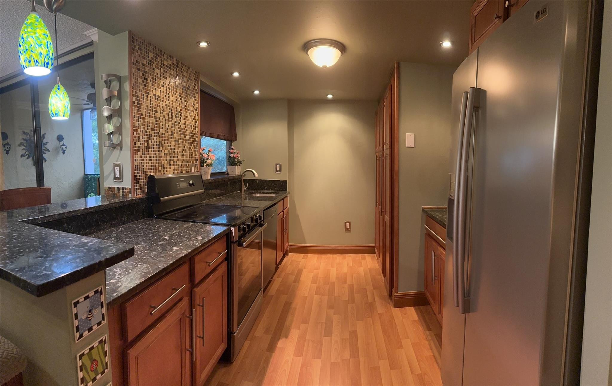 POLYNESIAN GARDENS CONDOMINIUM - Residential Lease