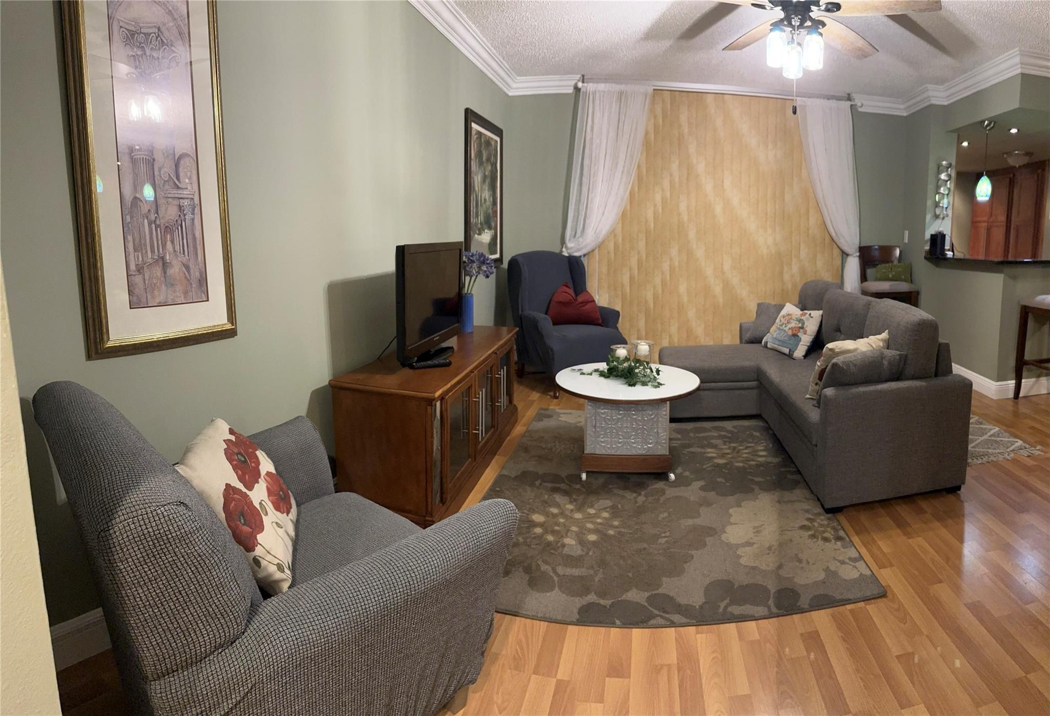 POLYNESIAN GARDENS CONDOMINIUM - Residential Lease