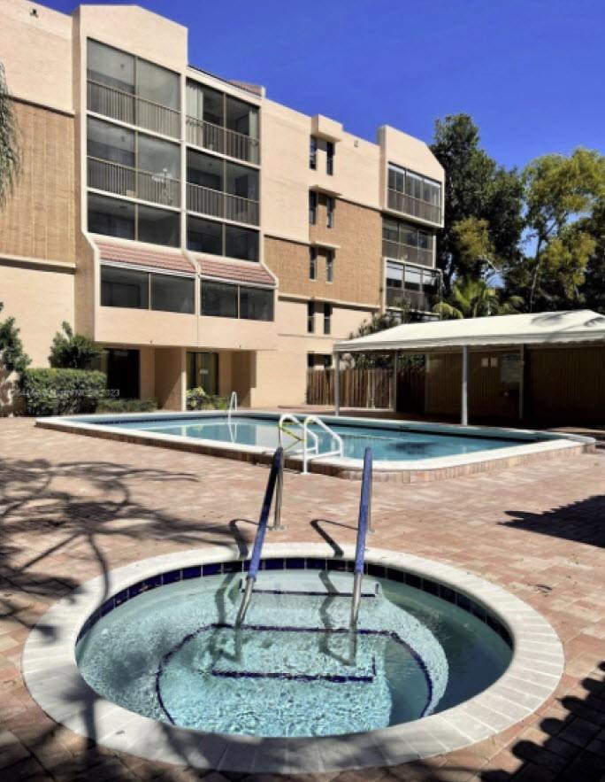 POLYNESIAN GARDENS CONDOMINIUM - Residential Lease