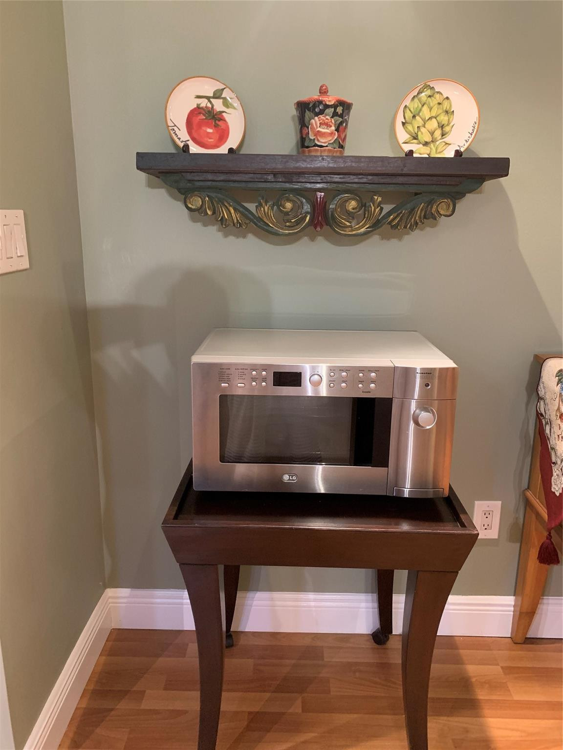 POLYNESIAN GARDENS CONDOMINIUM - Residential Lease