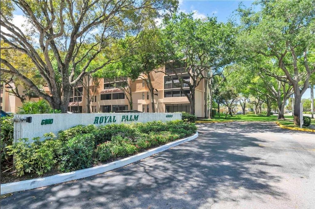 Photo of 6800 Cypress Road #514, Plantation, FL 33317 (MLS # F10556296)