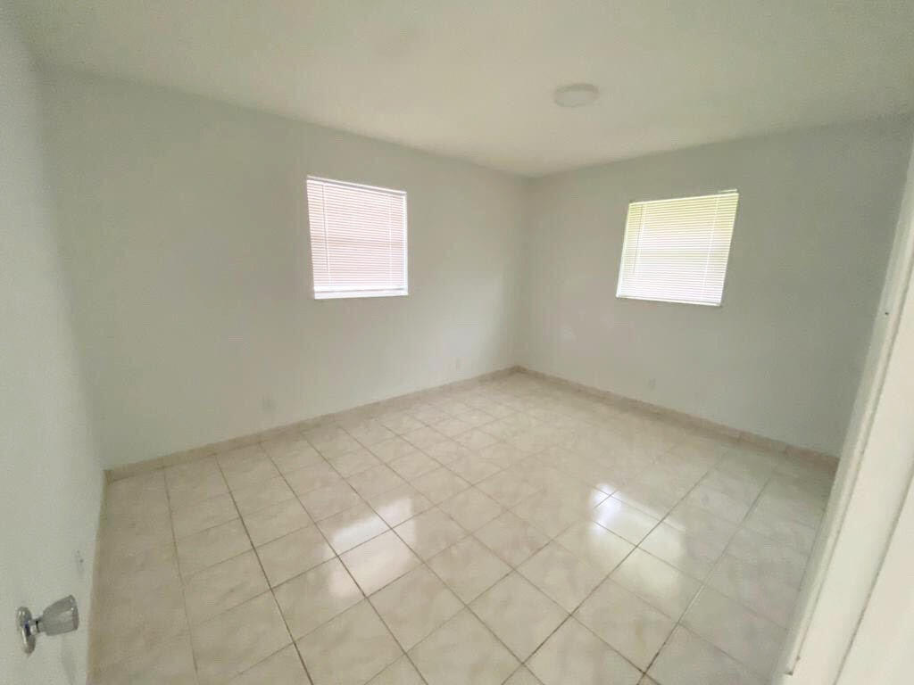 IMPERIAL VILLAS CONDO - Residential