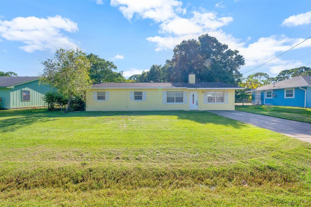 Photo of 5809 Myrtle Drive Dr, Fort Pierce, FL 34982 (MLS # R10812898)