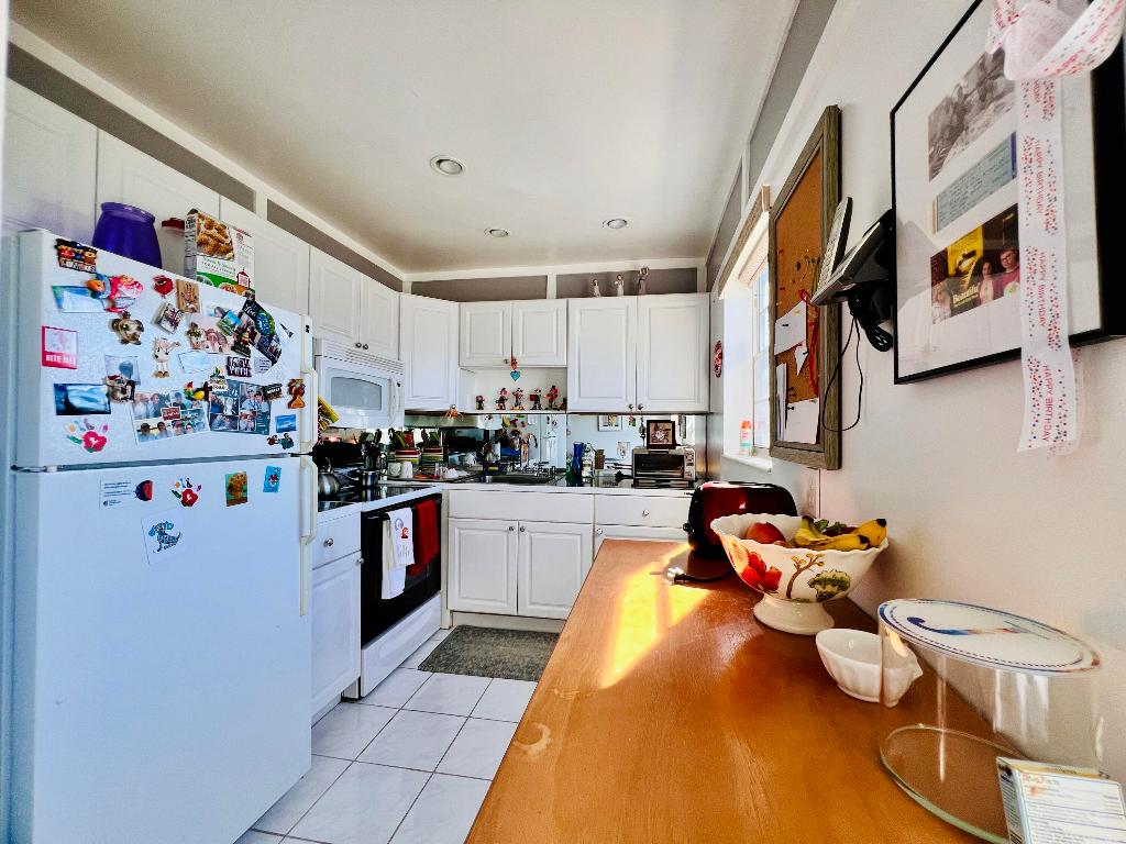 CENTURY VILLAGE - DORCHESTER CONDO - Residential