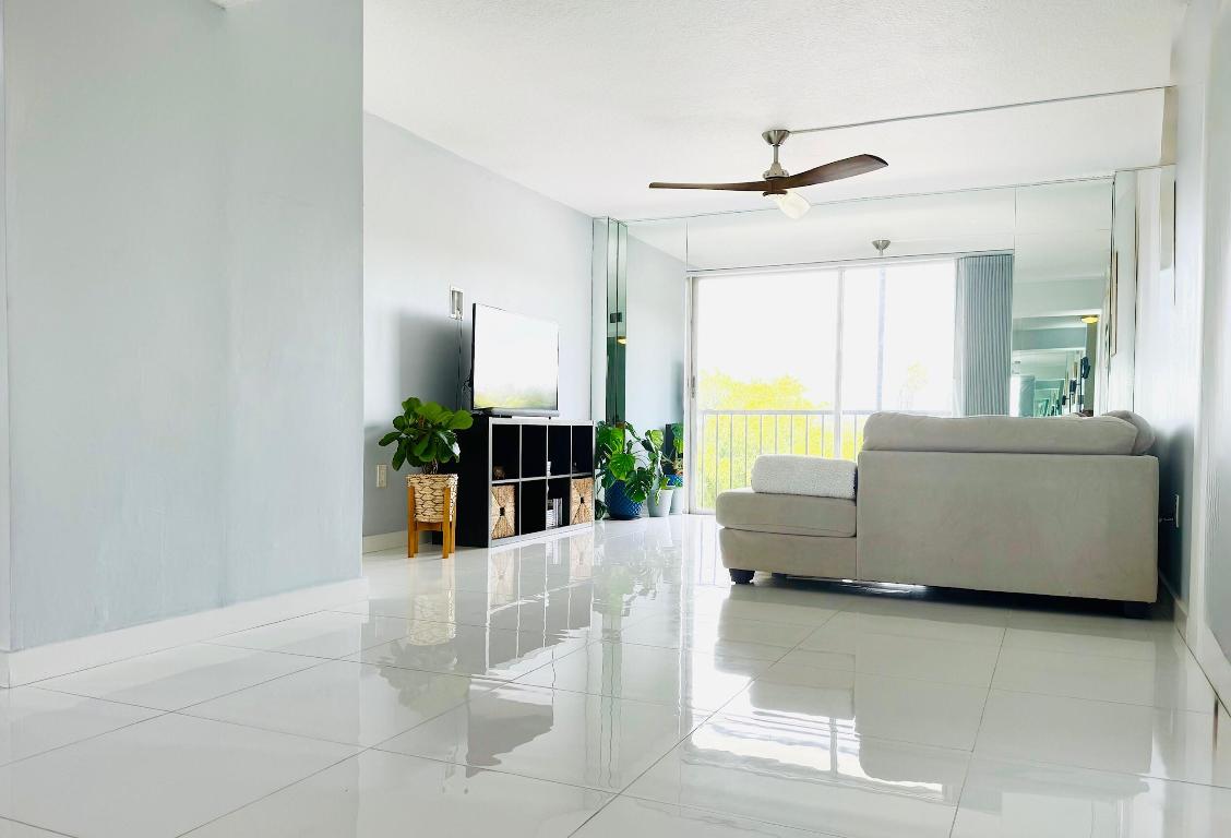 MANORS OF INVERRARY XII - Residential