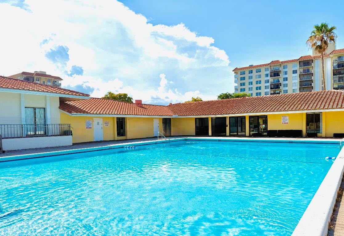 MANORS OF INVERRARY XII - Residential