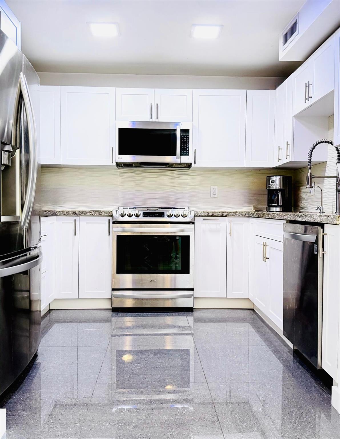 4164 Inverrary Drive 404