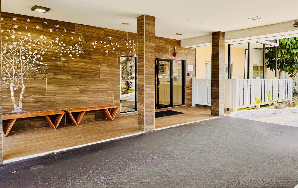 MANORS OF INVERRARY XII - Residential