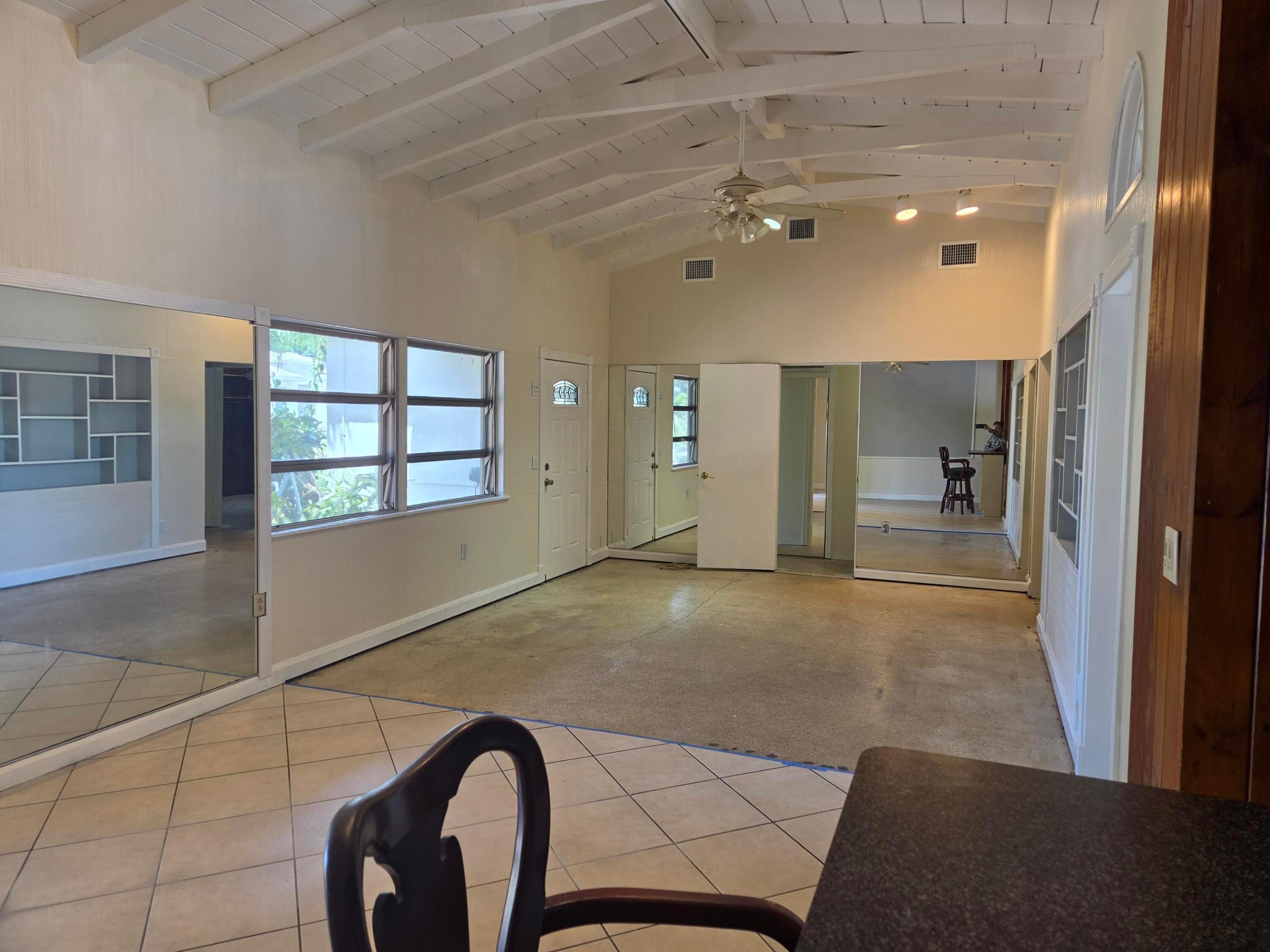 704 NE 22ND Drive 1-4