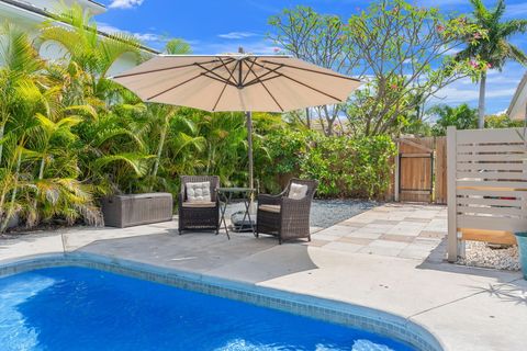 Tiny photo for 2601 NE 27th Way, Fort Lauderdale, FL 33306 (MLS # B26028617)