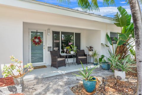 Tiny photo for 2601 NE 27th Way, Fort Lauderdale, FL 33306 (MLS # B26028617)