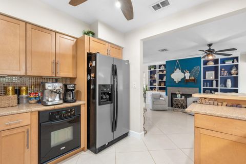 Tiny photo for 2601 NE 27th Way, Fort Lauderdale, FL 33306 (MLS # B26028617)