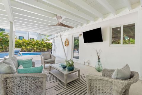 Tiny photo for 2601 NE 27th Way, Fort Lauderdale, FL 33306 (MLS # B26028617)