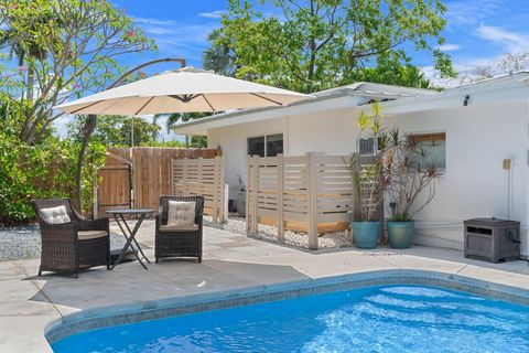 Tiny photo for 2601 NE 27th Way, Fort Lauderdale, FL 33306 (MLS # B26028617)