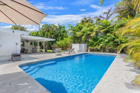 Tiny photo for 2601 NE 27th Way, Fort Lauderdale, FL 33306 (MLS # B26028617)