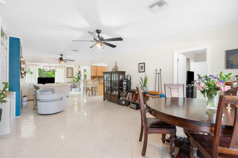 Tiny photo for 2601 NE 27th Way, Fort Lauderdale, FL 33306 (MLS # B26028617)
