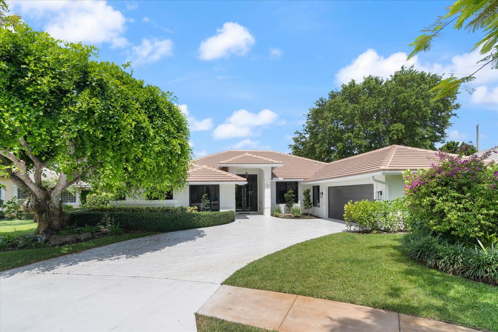 Photo of 12908 Cocoa Pine Drive, Boynton Beach, FL 33436 (MLS # R10991224)