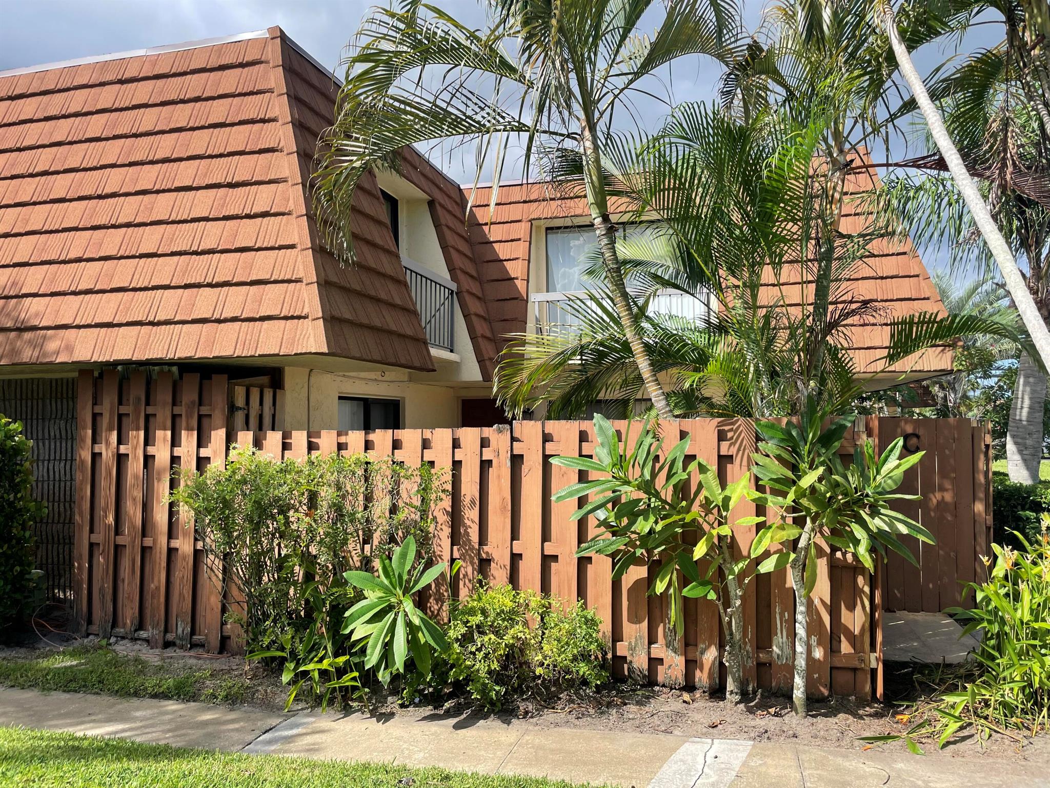 JUPITER PLANTATION FIRST - Residential Lease