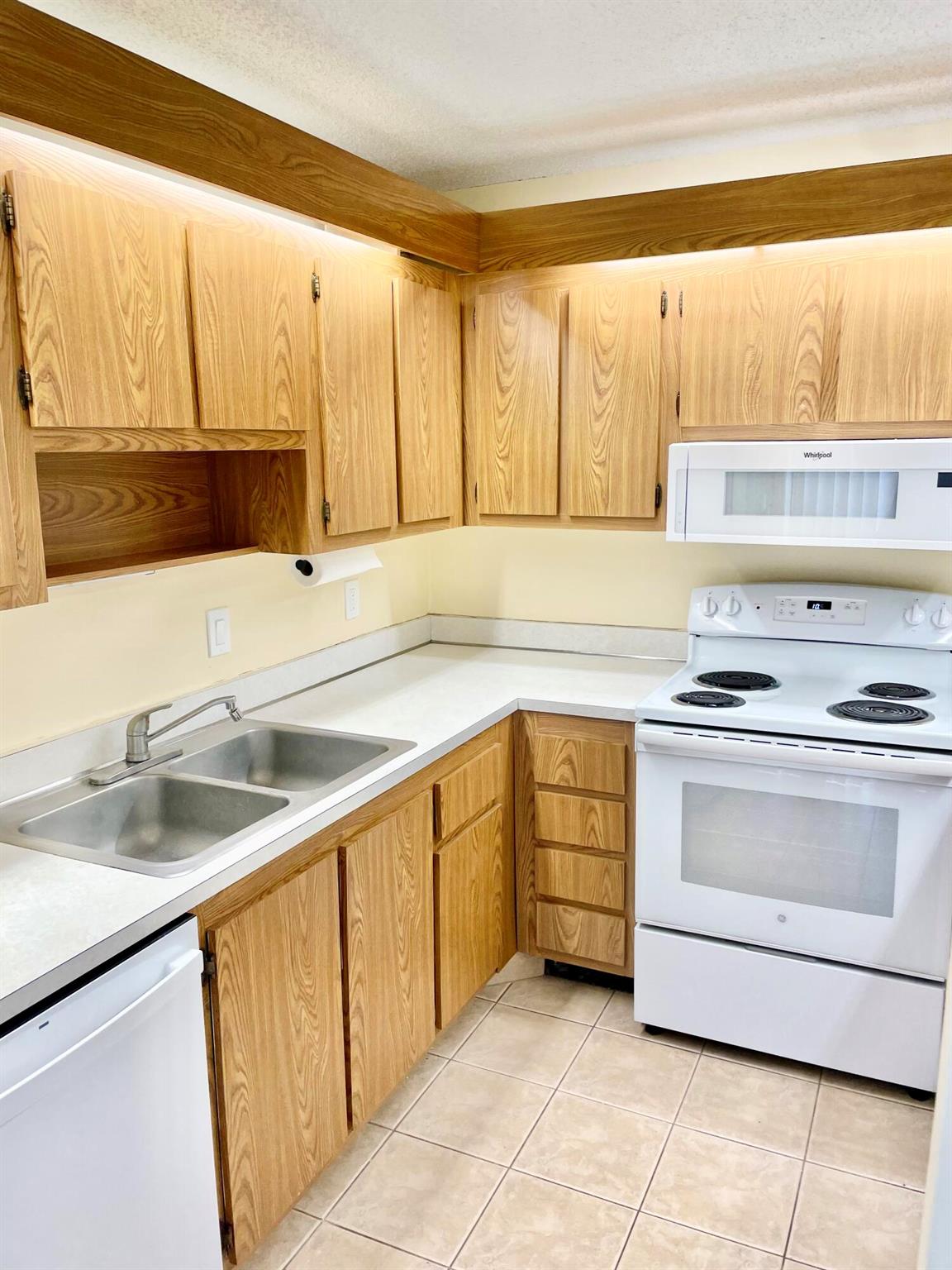 JUPITER PLANTATION FIRST - Residential Lease