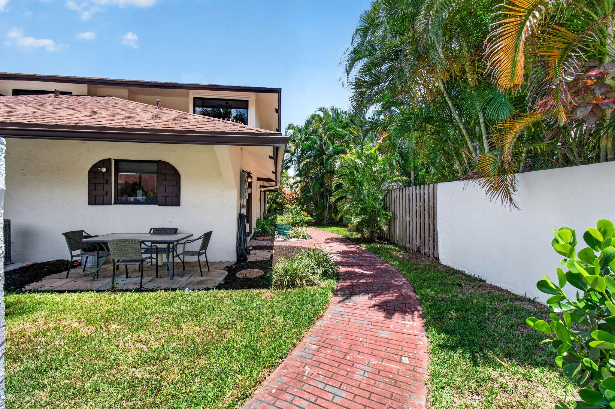 2745 SW 6th Street, Delray Beach, FL, 33445/$550,000 4 2745 SW 6th Street