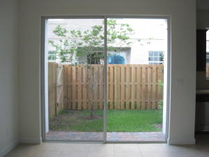 CHARLESTON COMMONS - Residential Lease