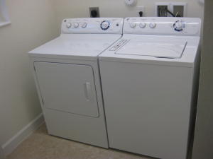 CHARLESTON COMMONS - Residential Lease