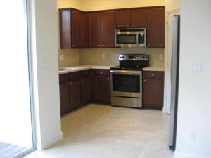 CHARLESTON COMMONS - Residential Lease