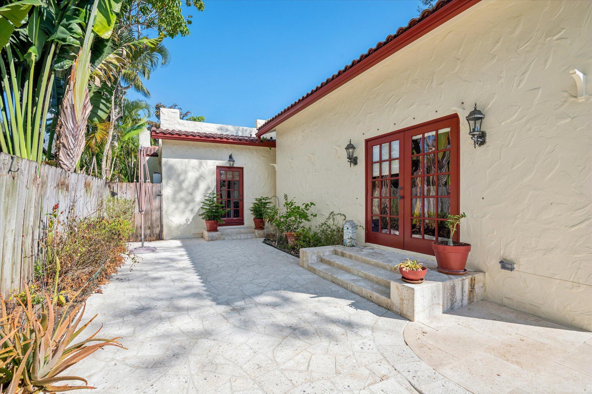 704 SE 8th Street, Fort Lauderdale FL 33316