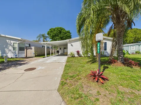 403 NE 8th Avenue, Okeechobee, FL 34972 - MLS#: R11071541