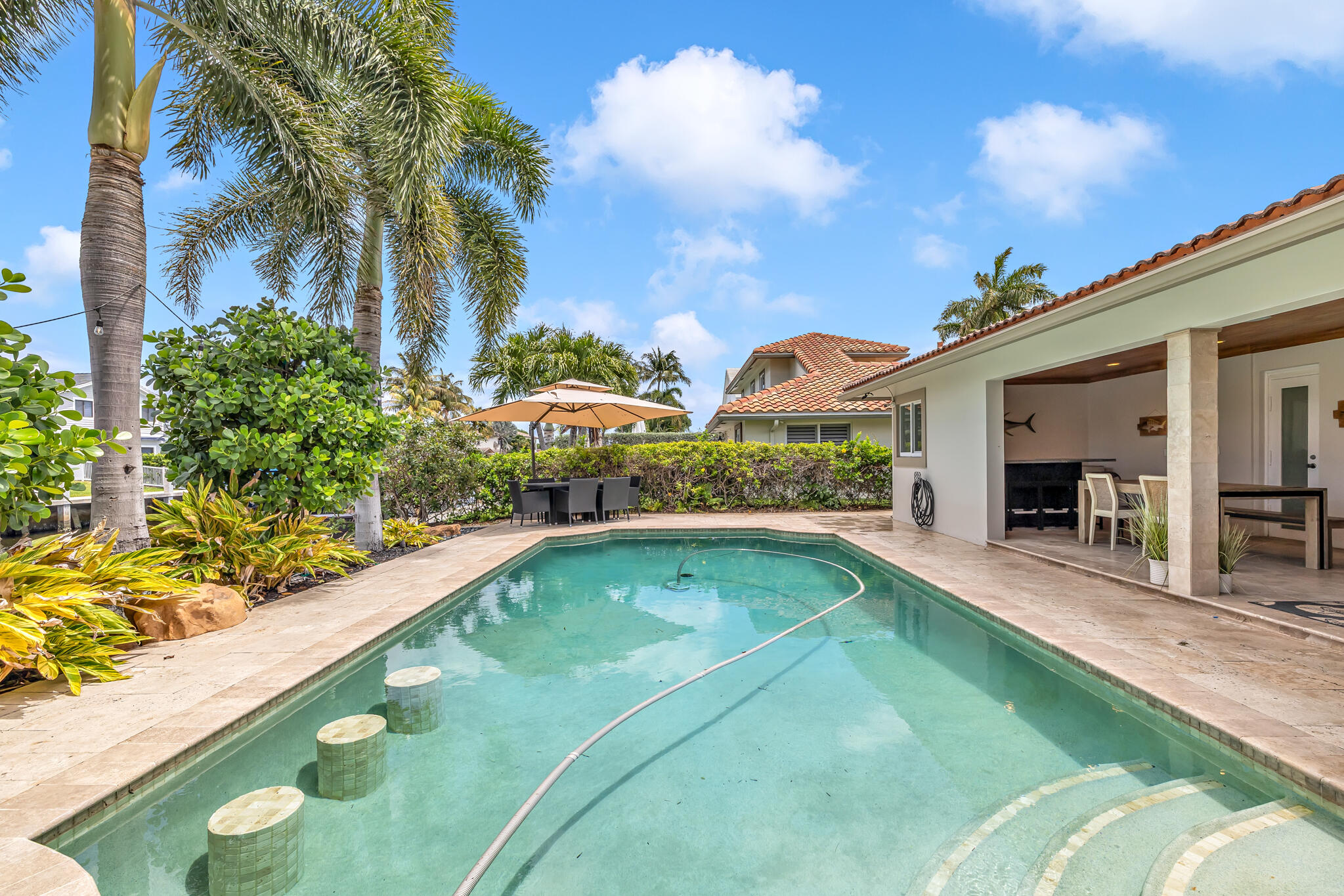 CORAL KEY VILLAS 8TH SEC - Residential Lease