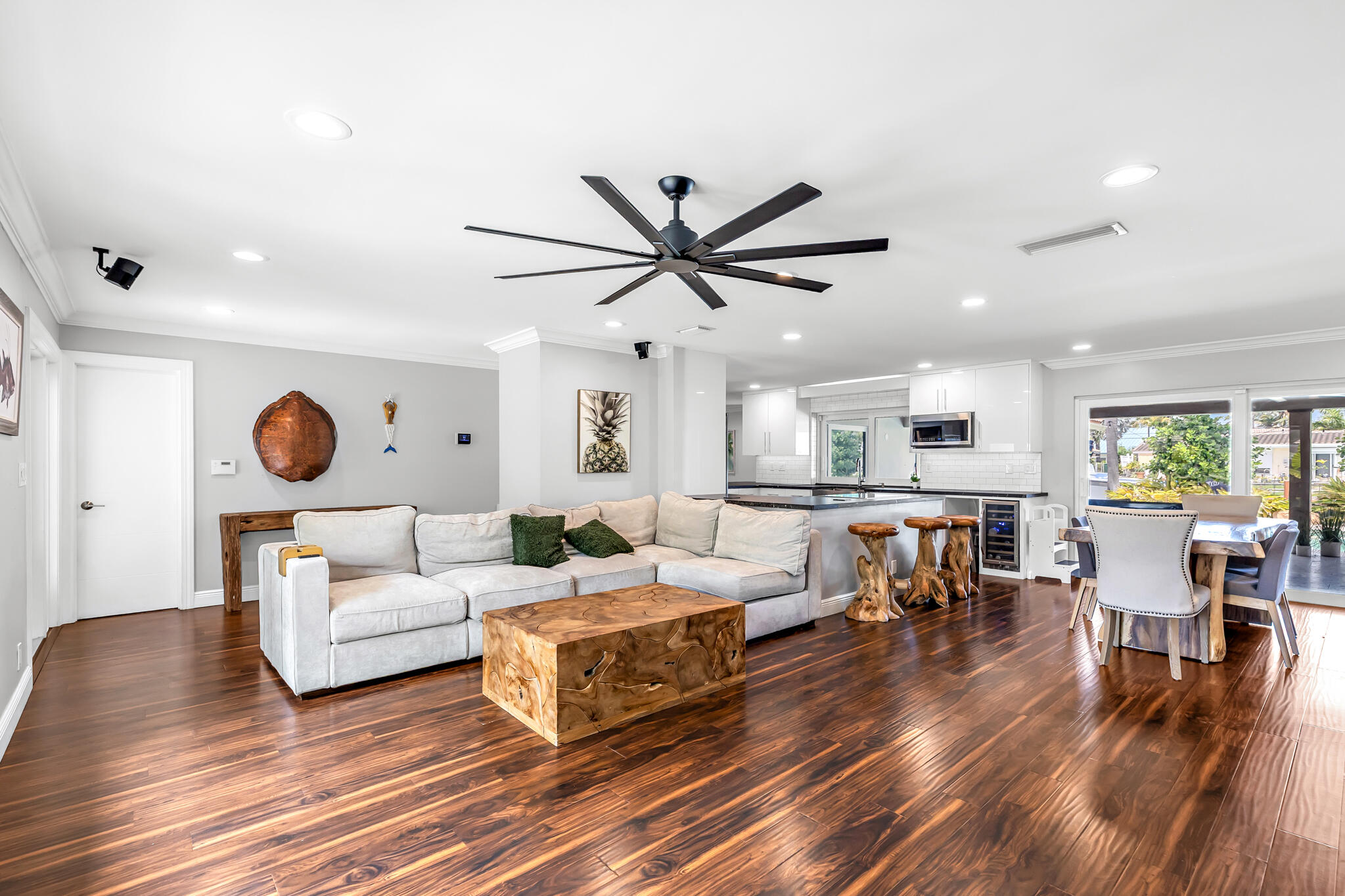 CORAL KEY VILLAS 8TH SEC - Residential Lease