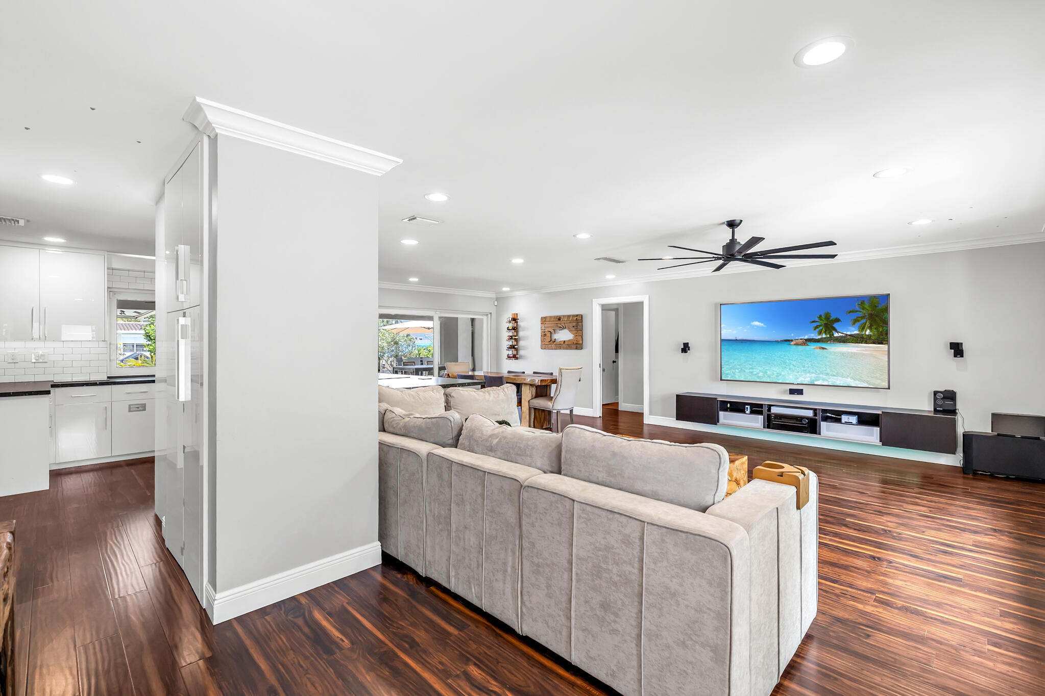 CORAL KEY VILLAS 8TH SEC - Residential Lease