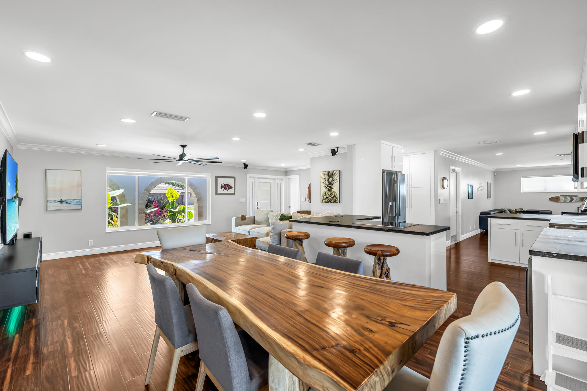 CORAL KEY VILLAS 8TH SEC - Residential Lease