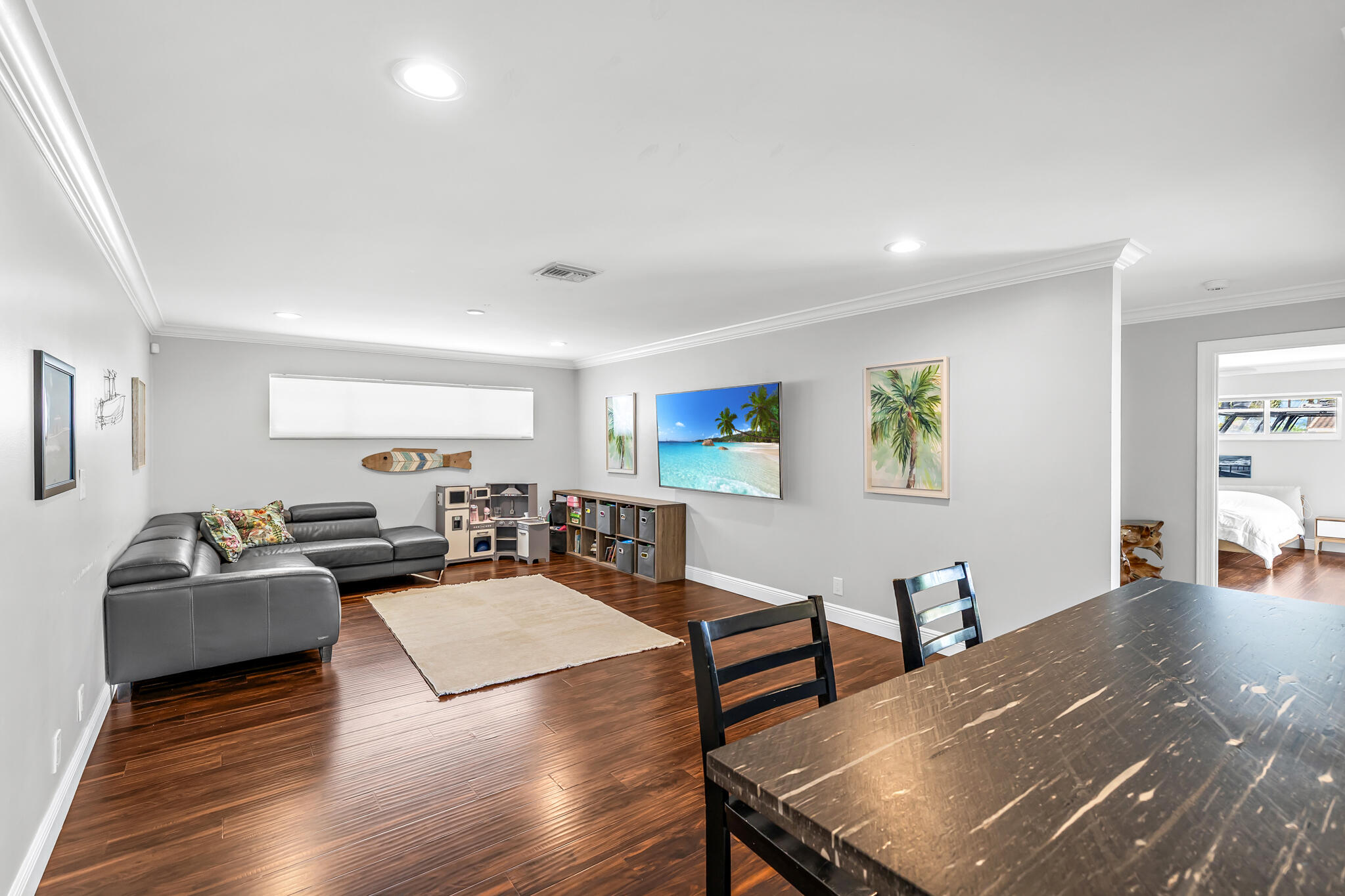 CORAL KEY VILLAS 8TH SEC - Residential Lease