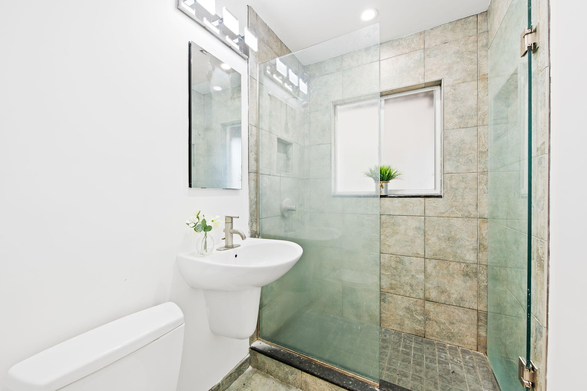 WILTON MANORS FIRST ADD - Residential Lease