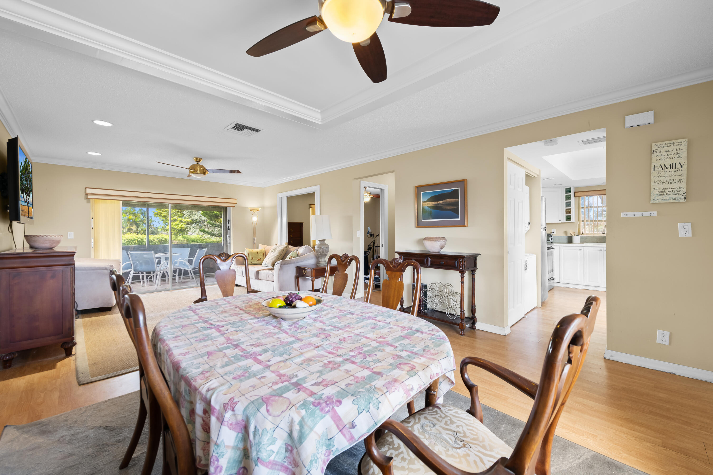 PALM GREENS AT VILLA DEL RAY CONDO II - Residential