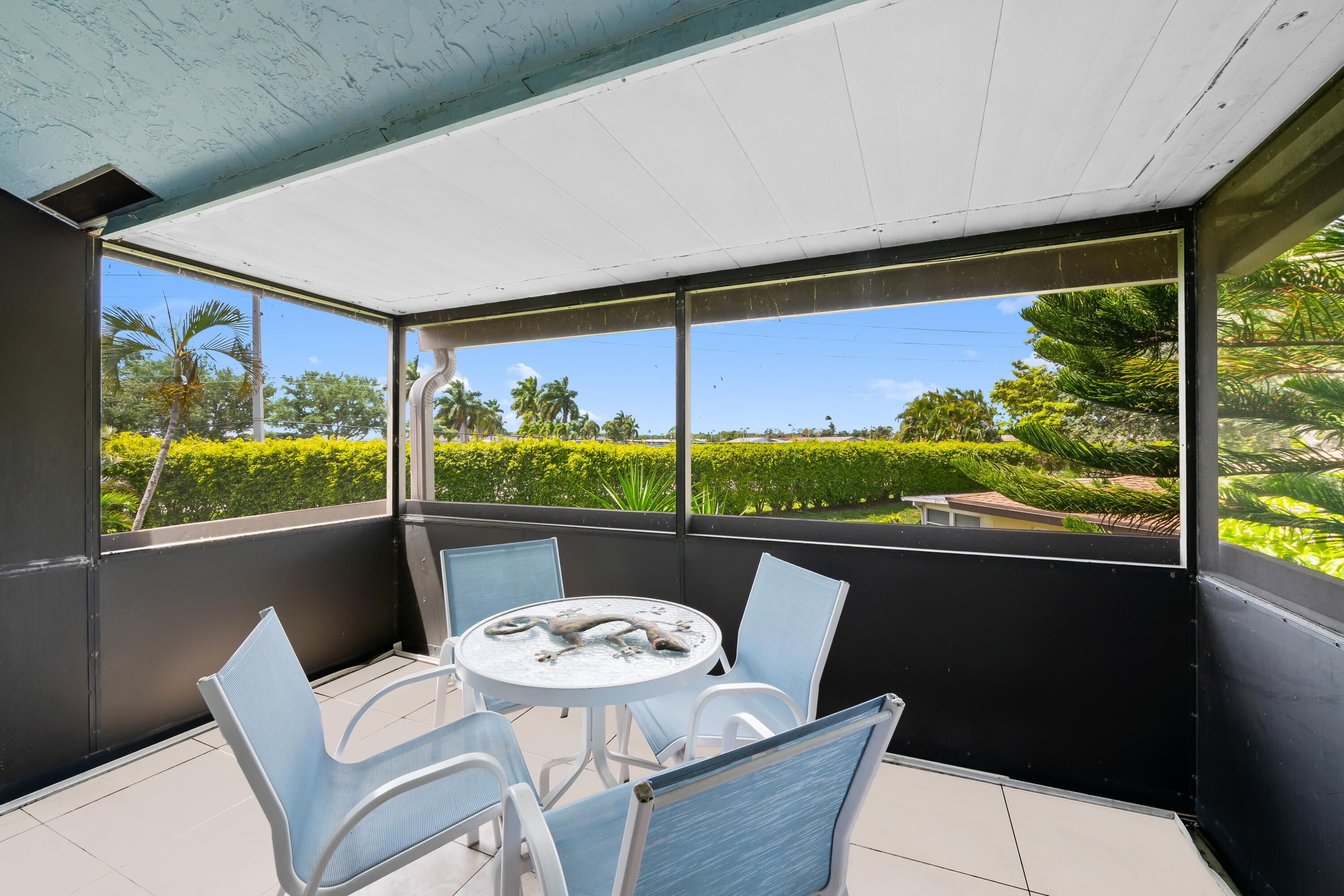 PALM GREENS AT VILLA DEL RAY CONDO II - Residential