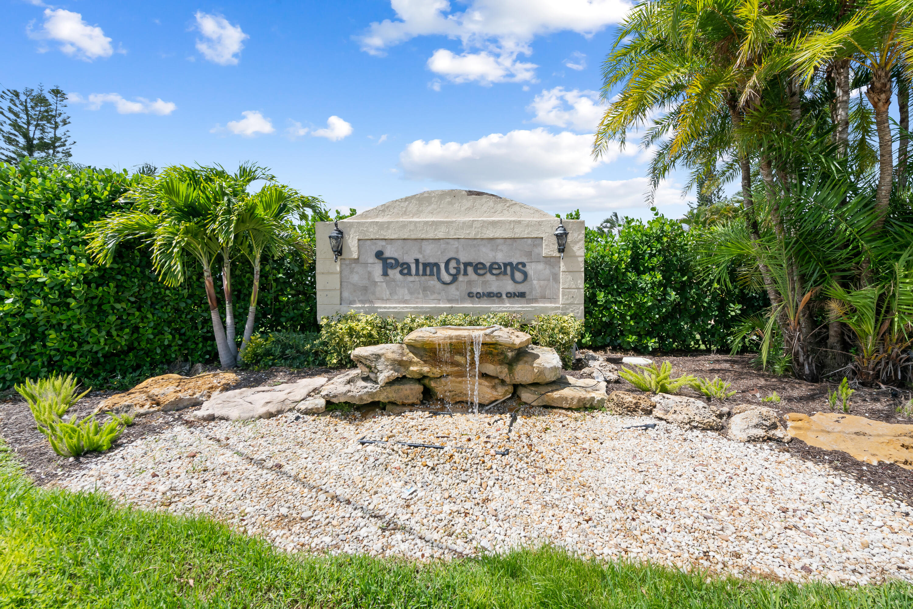 PALM GREENS AT VILLA DEL RAY CONDO II - Residential