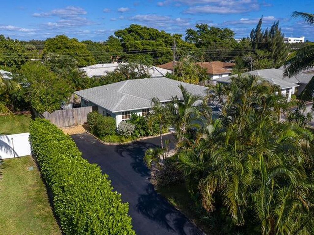 Photo of 521 Jaeger Drive, Delray Beach, FL 33444 (MLS # R10794087)