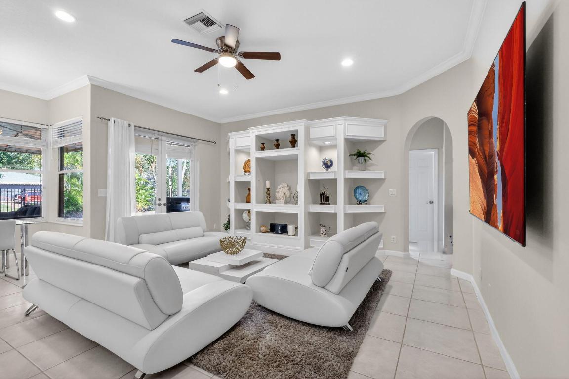 SUGAR POND MANOR OF WELLINGTON - Residential Lease